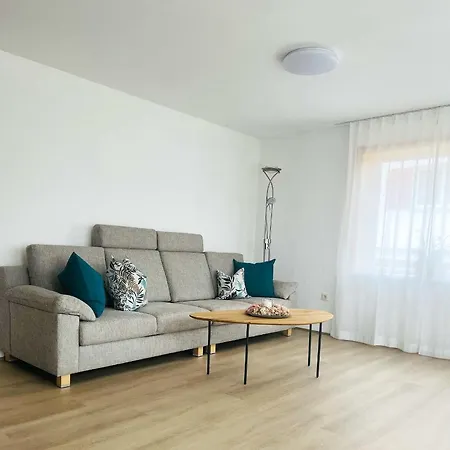 Panorama Apartment *